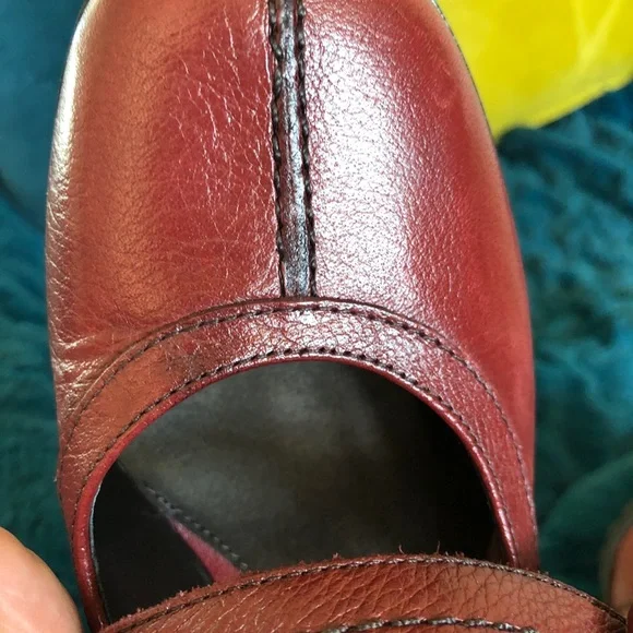Aerosoles Red Leather Mary Janes, Sz 7.5 - Picture 10 of 15